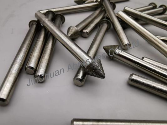 取付けられたポイント ダイヤモンドの研摩剤D126をひく電子沈殿させた先端1k1w