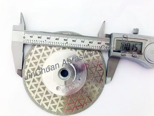 星によって点を打たれる電気版のダイヤモンドの刃