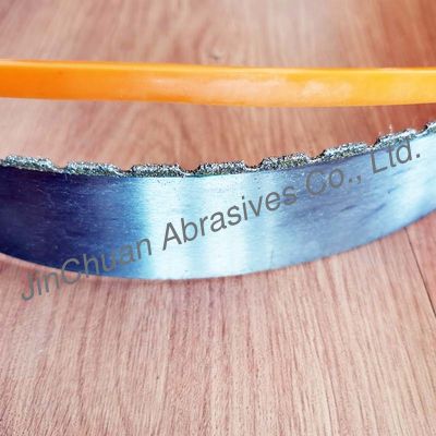 まっすぐな切口の鋼鉄基質のダイヤモンド バンドは見た