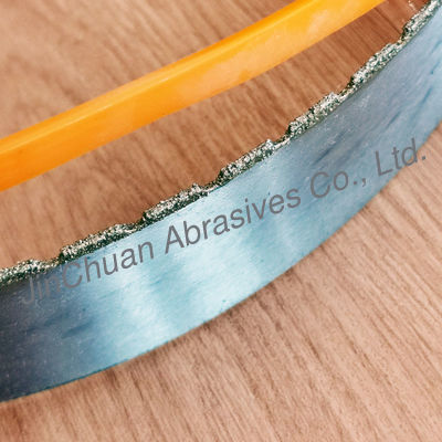 まっすぐな切口の鋼鉄基質のダイヤモンド バンドは見た